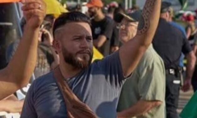 Bonilla’s burnishes his progressive bonafides as he campaigns for alderman